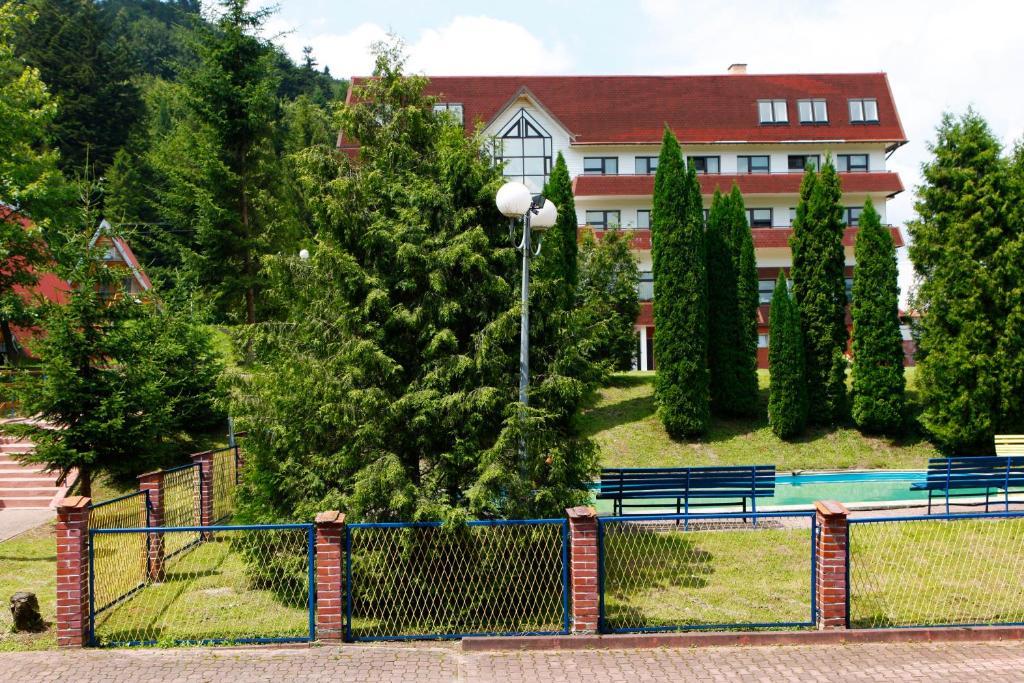 Отель Perelka Natura Tour Цисна Экстерьер фото